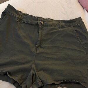 George Women's Shorts in Olive